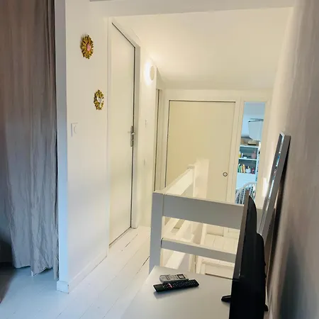 Maison Les Pins Doree بيت للعطل *