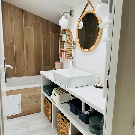Maison Les Pins Doree بيت للعطل